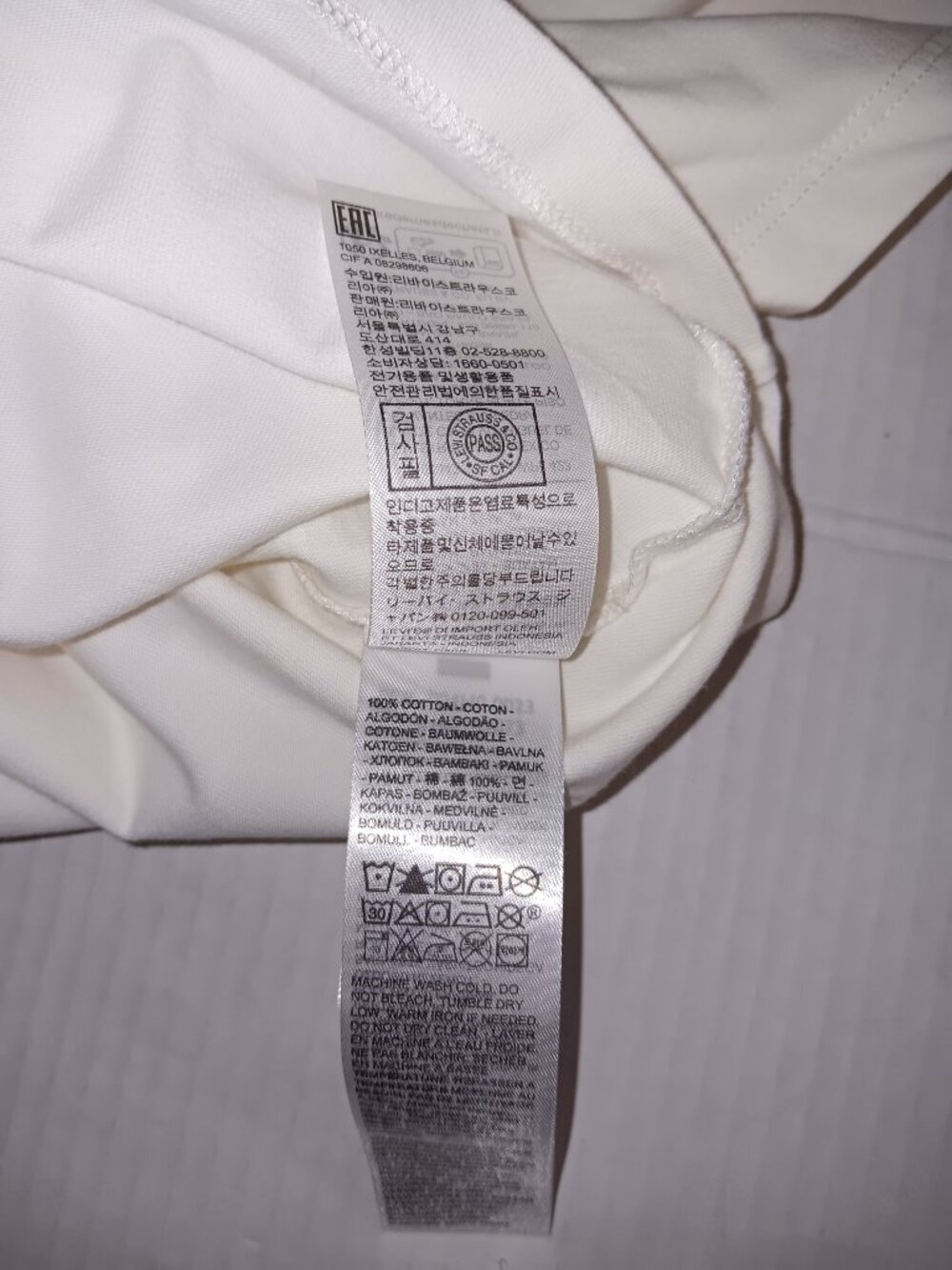 (NWOT)LEVI'S CERTIFIED CLASSICS SINCE 1873 BOXY FIT GRAPHIC T-SHIRT - Picture 8 of 8